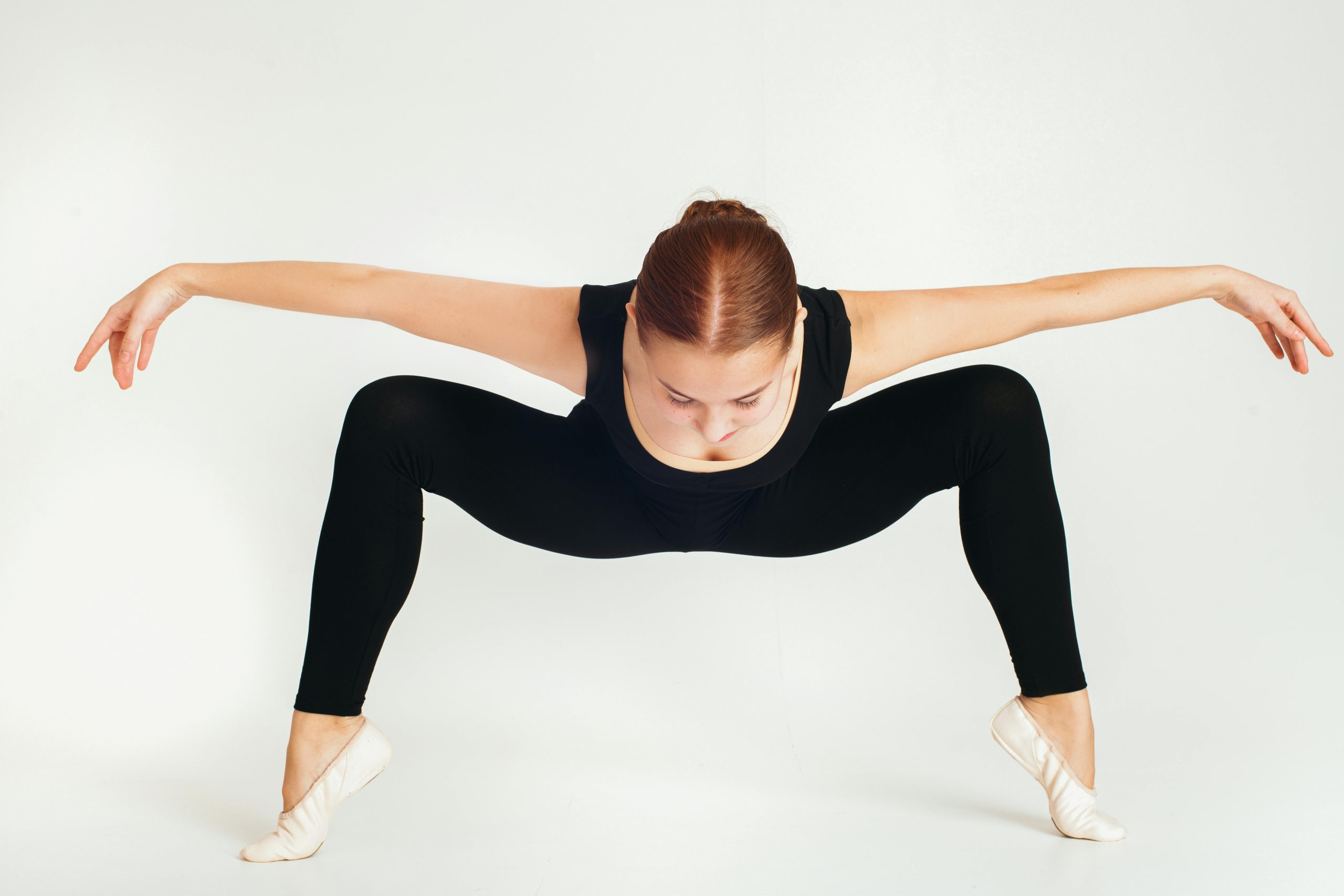 The Art of Proportions: Creating Balanced Outfits for Any Body Type