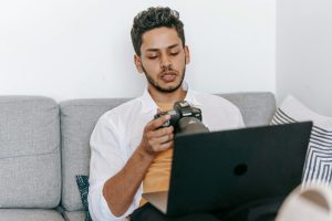 The Art of Effective Job Searching in the Digital Age