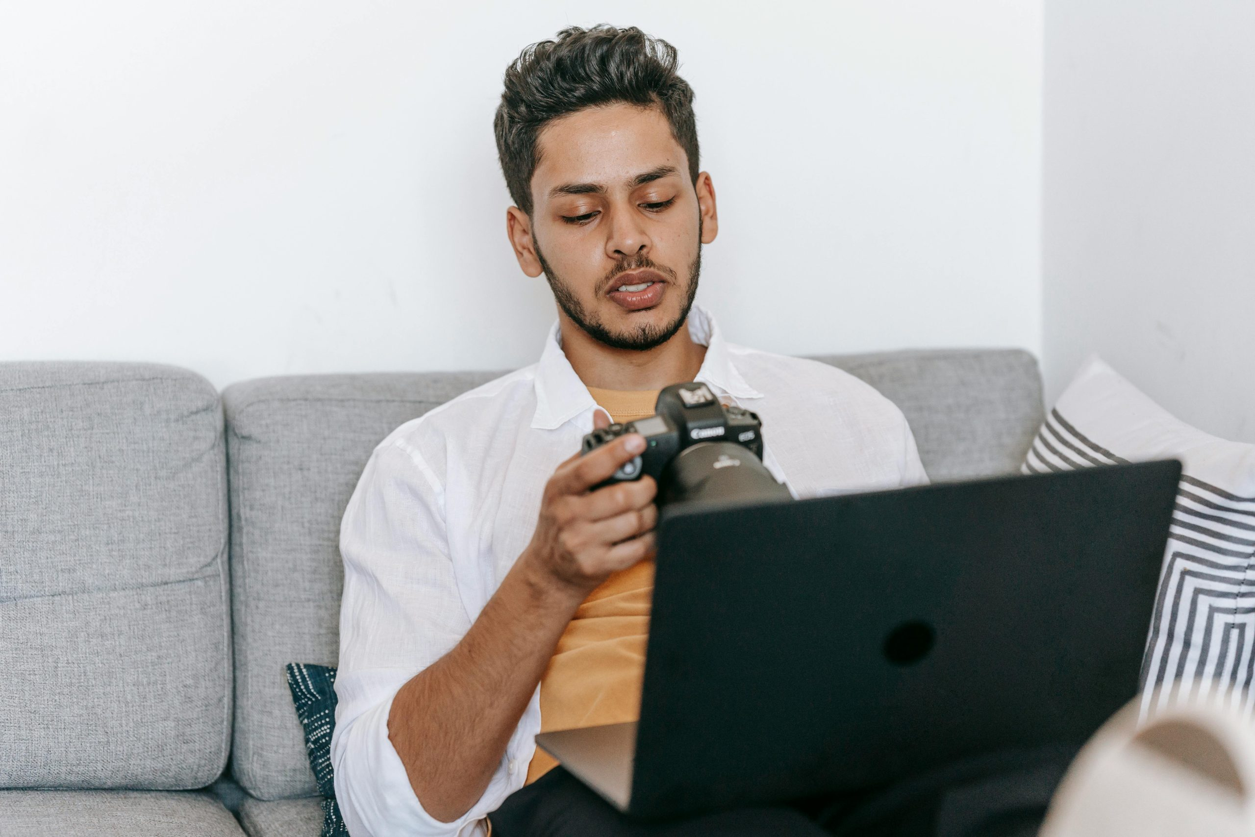 The Art of Effective Job Searching in the Digital Age
